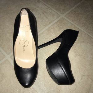 Jessica Simpson pumps